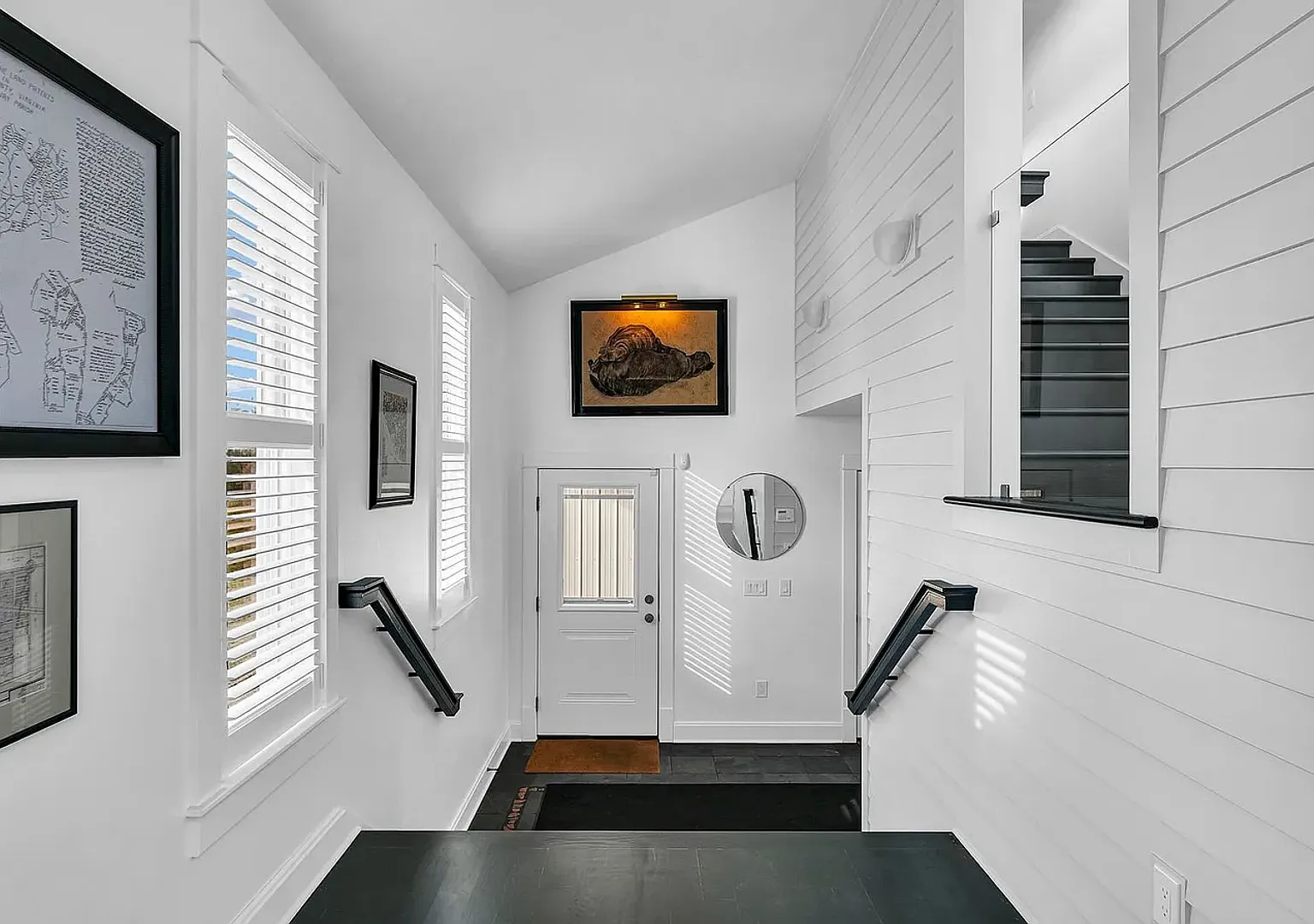 Classic Farmhouse Charm Meets Modern Comfort 5 Bedroom Home in DeLand — Photo 4