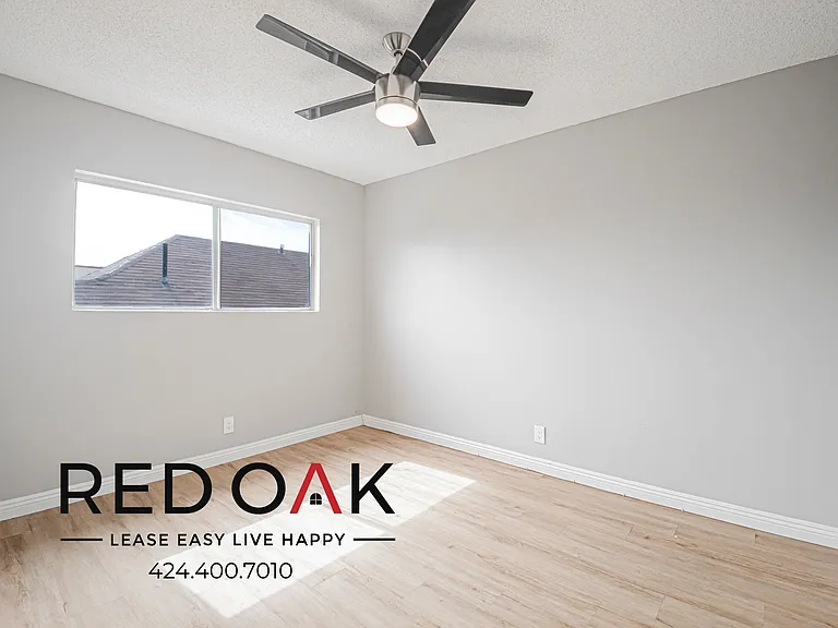 1589 E 47th St #3 — Photo 15