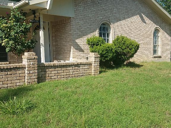 2nd image of 3908 Madrid Dr