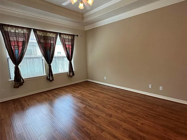 2910 Royal Oaks Grv — Photo 18