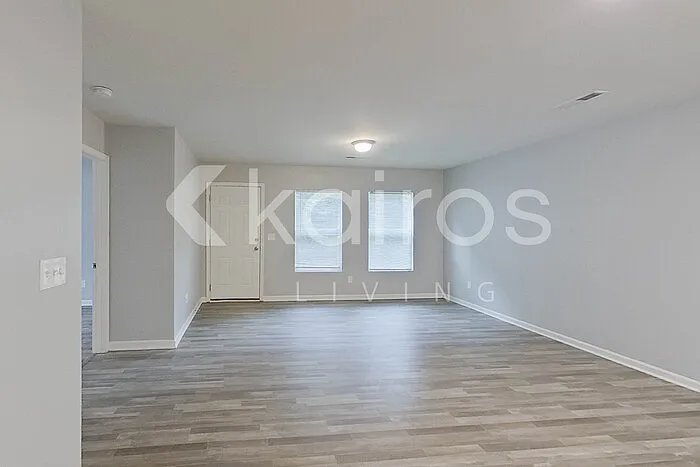 4 bed, 2.0 bath, 1209 sqft, $1,945 — Photo 4