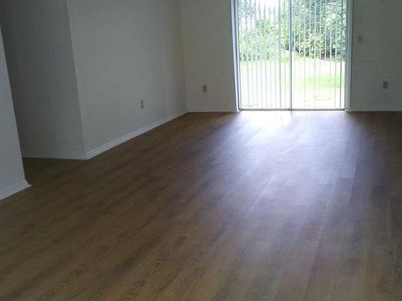 3rd image of 3058 Auburn Blvd
