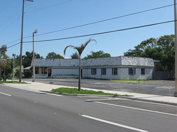 2nd image of 1021 S Washington Ave