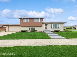 7451 Blackstone Ave, Justice, IL 60458