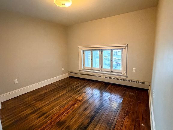 3rd image of 32 Johnson Park #204