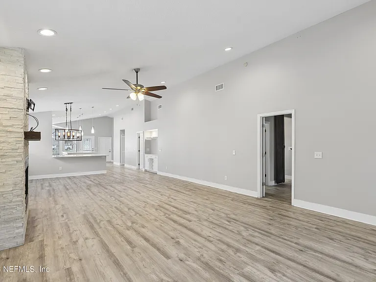 204 Crosstern Ct — Photo 24