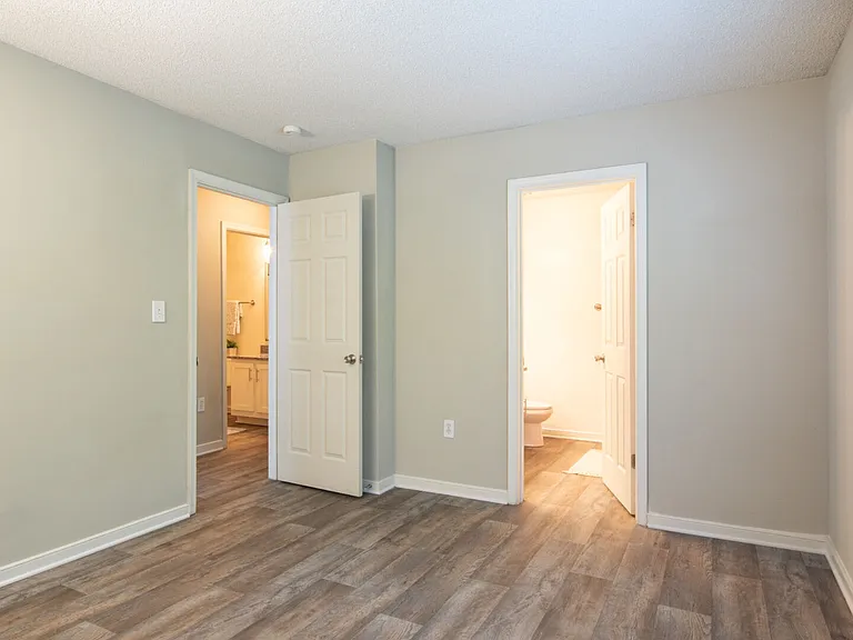 Sherwood Apartment Homes — Photo 20