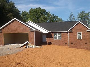 1320 Tomahawk Dr, Maryville, TN 37803
