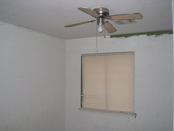 2nd image of 1019 Moser River Dr