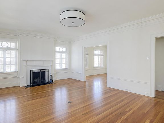 4th image of 1800 Franklin St #204