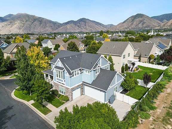 3rd image of 1123 S Wildflower Ln