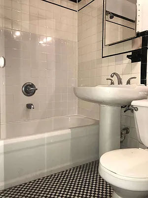 Rented by Aryeh Realty | media 14