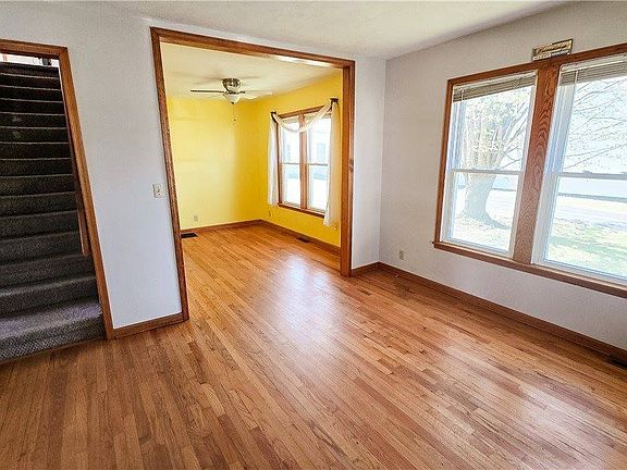 5th image of 697 N Main St #697