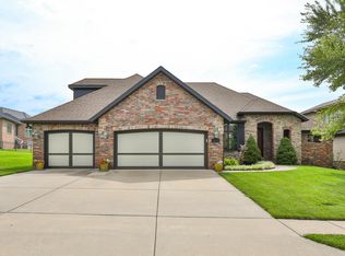 2910 S Camber Ave, Springfield, MO 65809