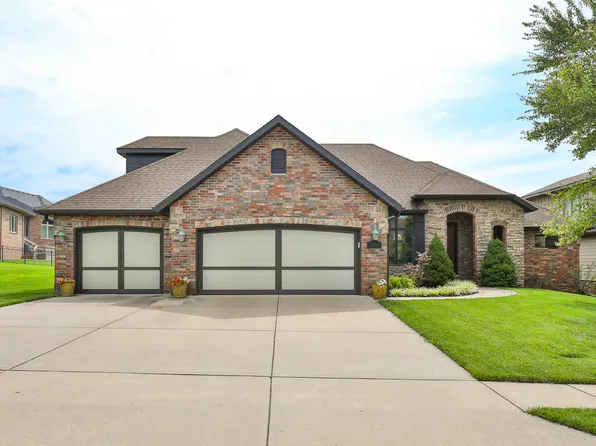 2910 S Camber Avenue, Springfield, MO 65809