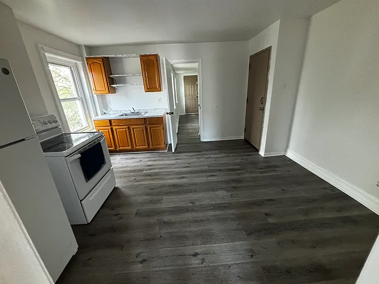 32 N Howard St #3 — Photo 3