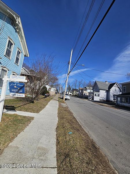4th image of 65 3rd Avenue