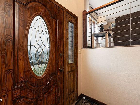 3rd image of 1505 Custer Dr NW