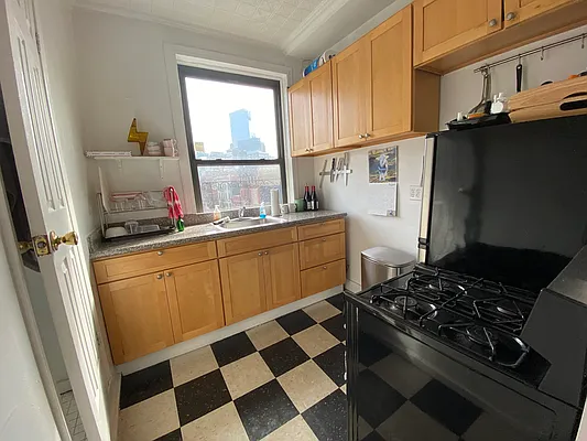 Rented by Heller Organization | media 10