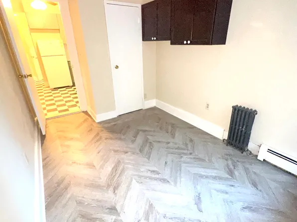 622 Park Avenue image 7 of 13