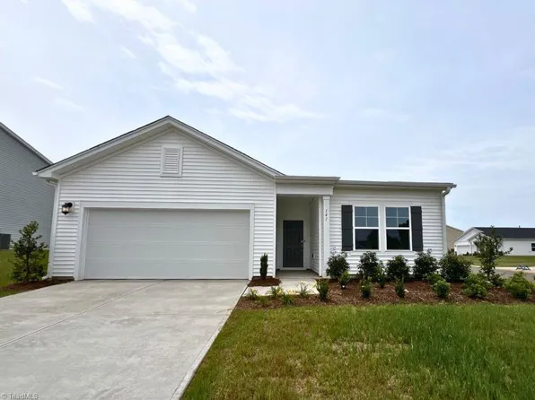 141 Palomino Dr, King, NC 27021