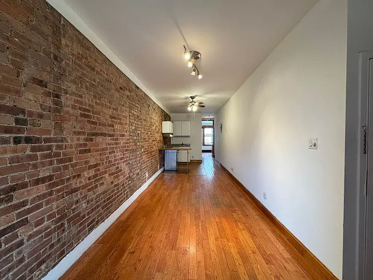 401 E 115th St #2N — Photo 4