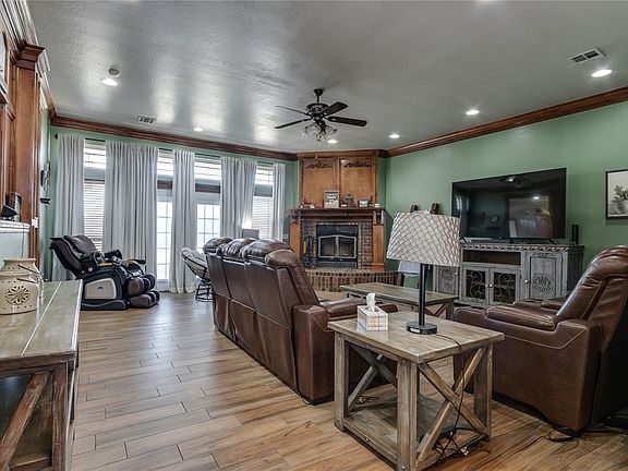 5th image of 2375 Bingham Dr
