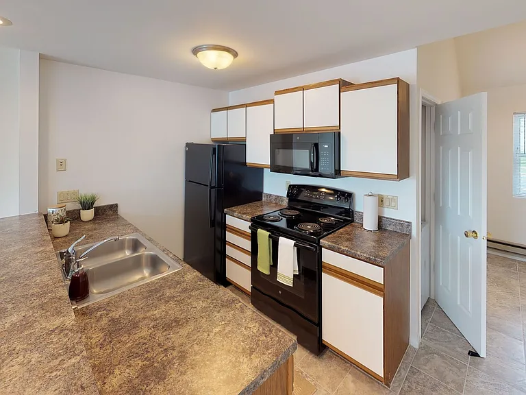 Muirfield Apartments — Photo 14