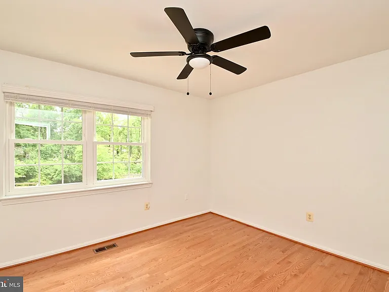 10048 Wood Sorrels Ln — Photo 17