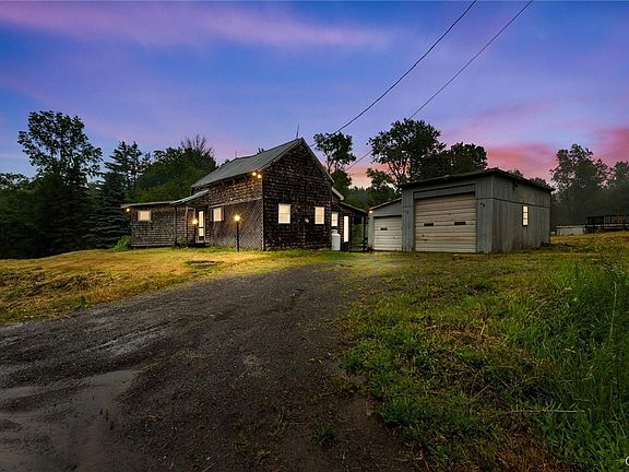 2nd image of 1438 Newport Rd