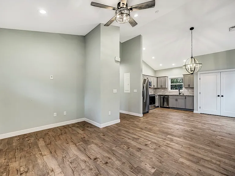 629 Prescott Ave #1 — Photo 7