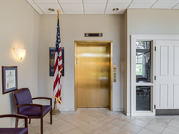 4th image of 56 Common St