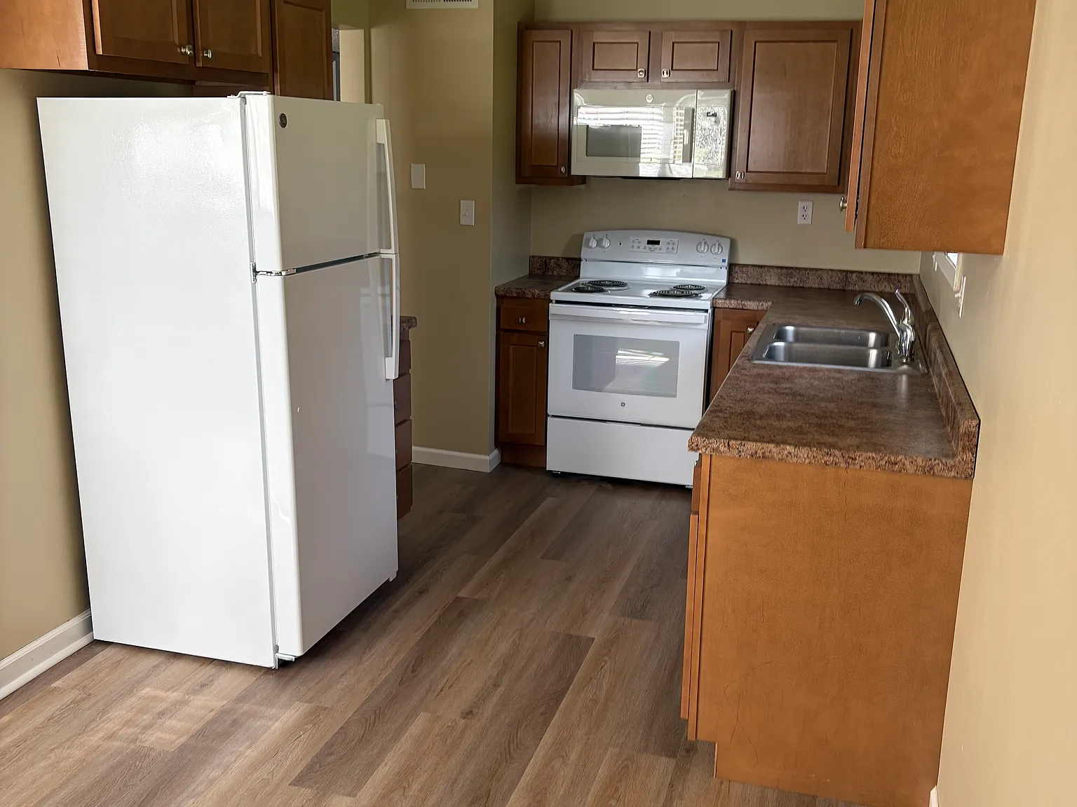 2 bed, 800 sqft, $750 — Photo 4