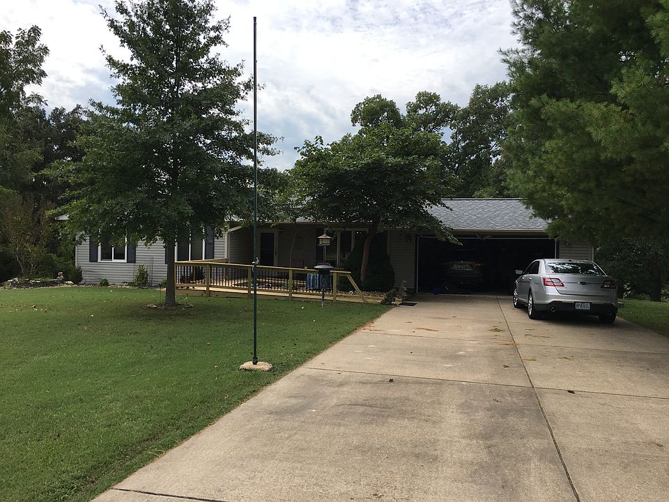 1st image of 40 Trailwood Pl