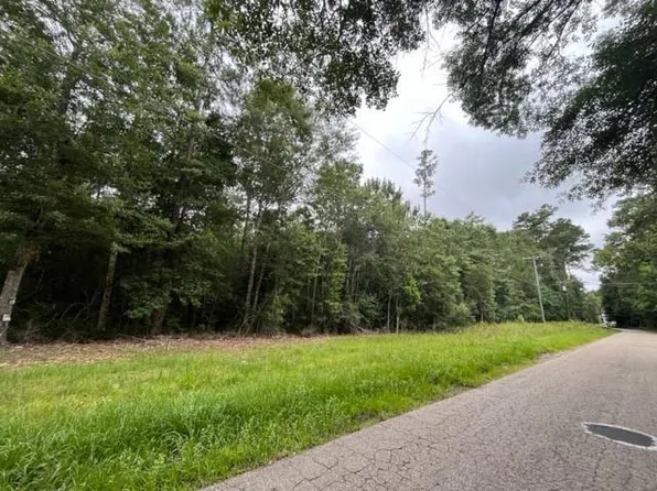 Marie St, Lacombe, LA 70445