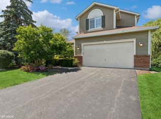 1718 Somerset Ln, Mundelein, IL 60060
