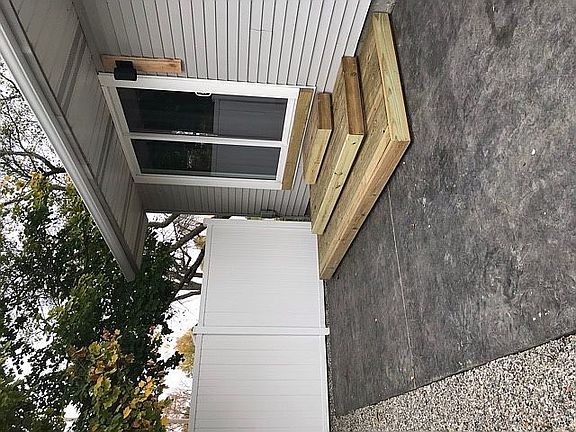 4th image of 701 Daggett Dr