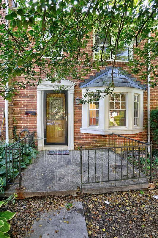 3 bed, 2.0 bath, 1824 sqft, $3,000 — Photo 1