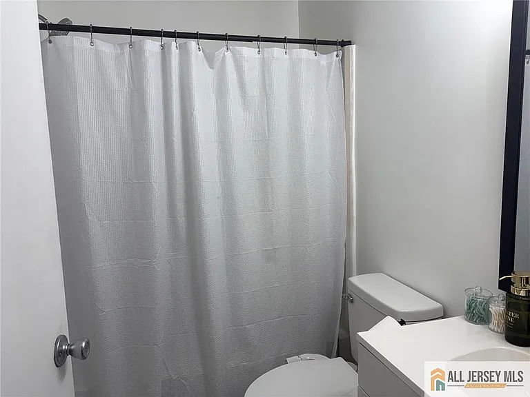 802 Lindsey Ct — Photo 12