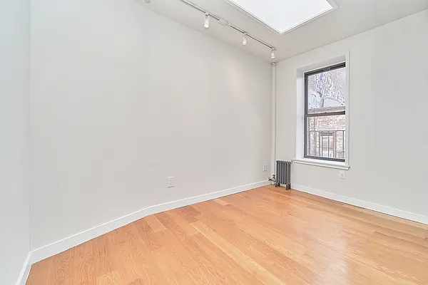 Rented by Living New York | media 12