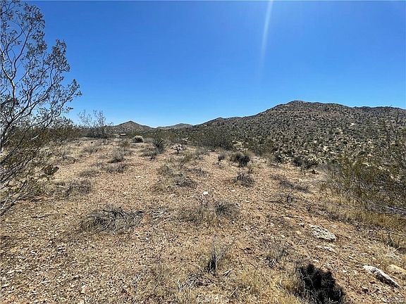 4th image of 54589 Hoopa Trl