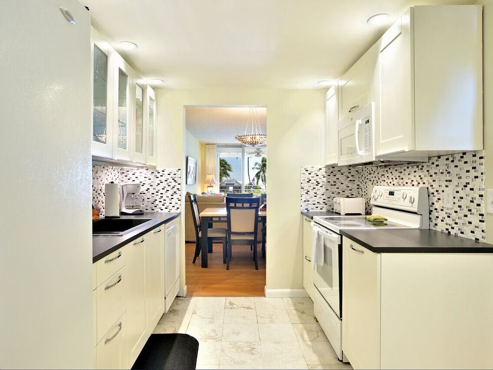 1st image of 1901 S Roosevelt Blvd #6
