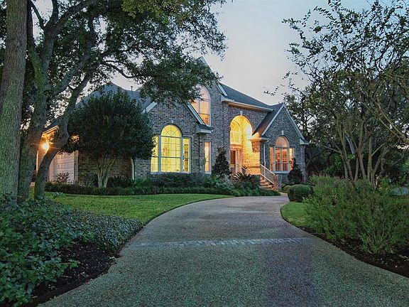 3rd image of 2500 Bartons Bluff Ct