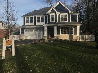 937 Echo Ln, Glenview, IL 60025