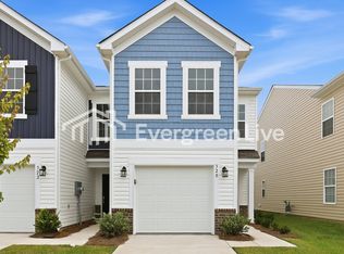 320 Livesey Ln, Gilbert, SC 29054