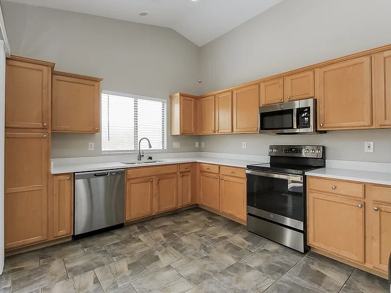 475 W Holstein Trl — Photo 6
