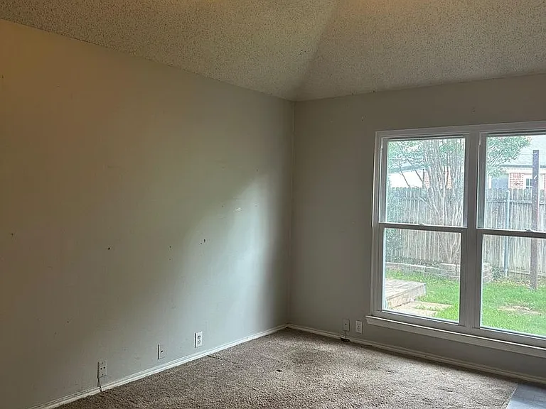 906 Roaring Canyon Rd — Photo 9
