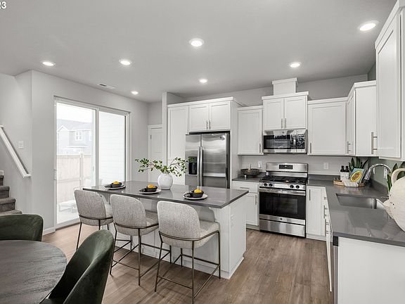 4th image of 4068 SE 83rd Ave #1018
