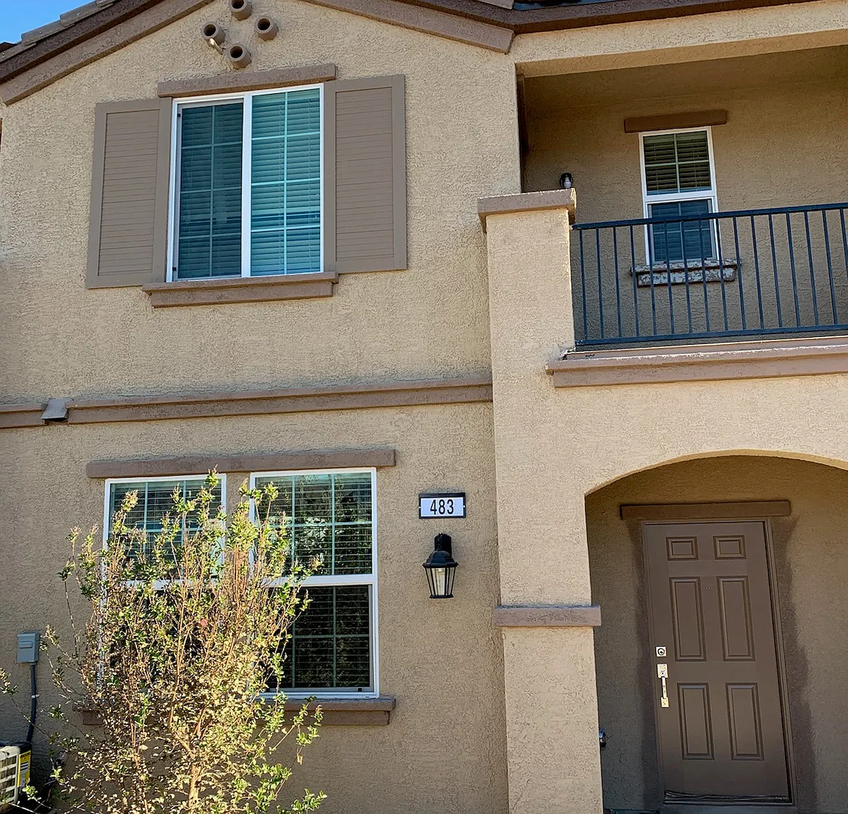 3 bed, 2.5 bath, 1447 sqft, $2,400 — Photo 3