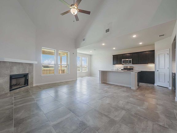 4th image of 6817 Leonardo Dr